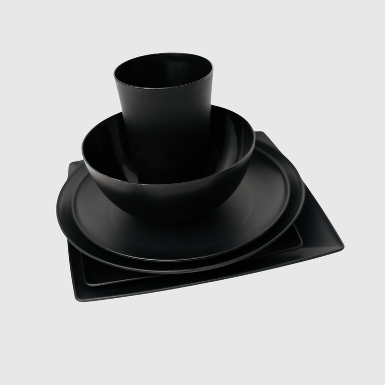 SET X 4 PLATOS CUADRADOS (19.3 CM) NEGRO