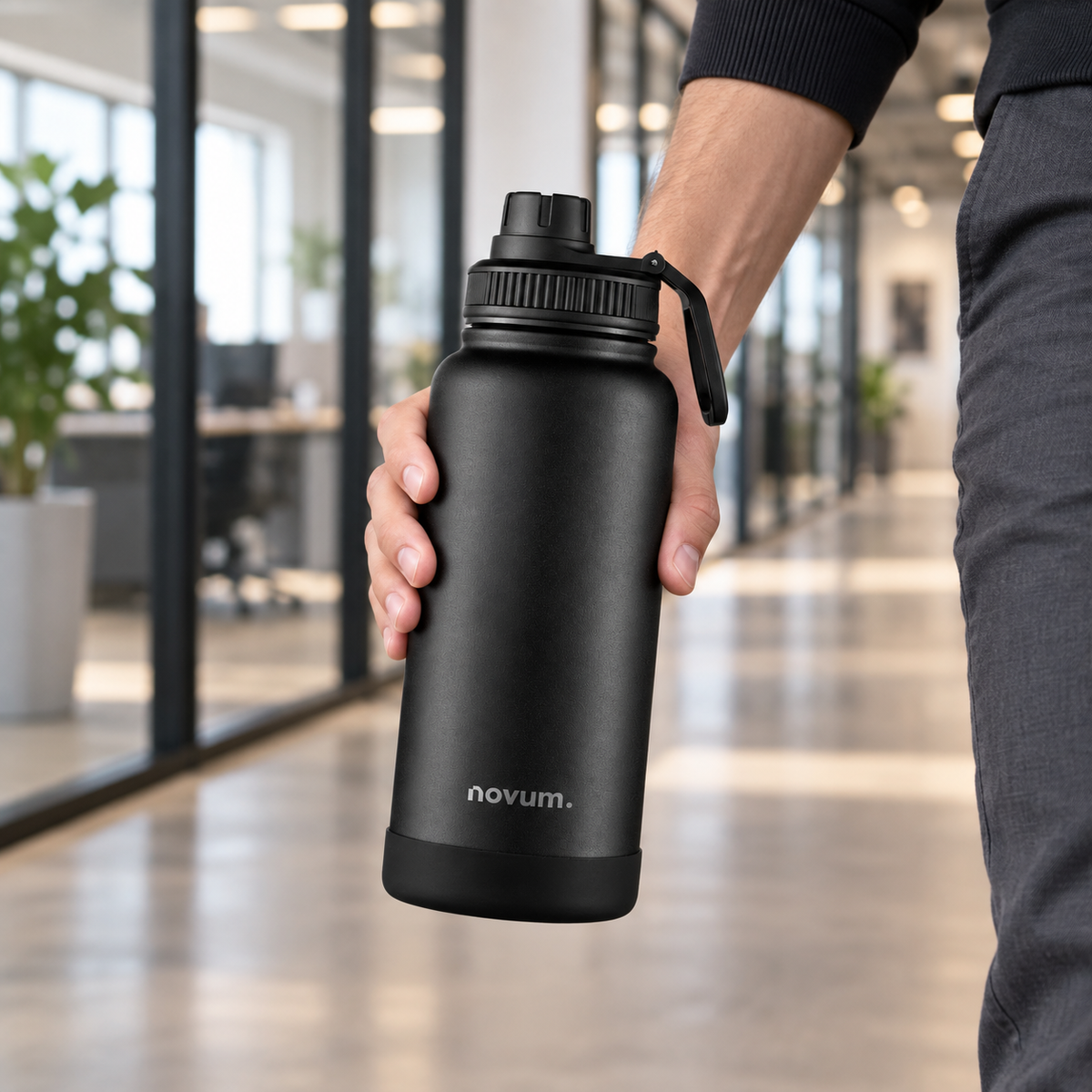 Termo de 950 ml con base de silicona