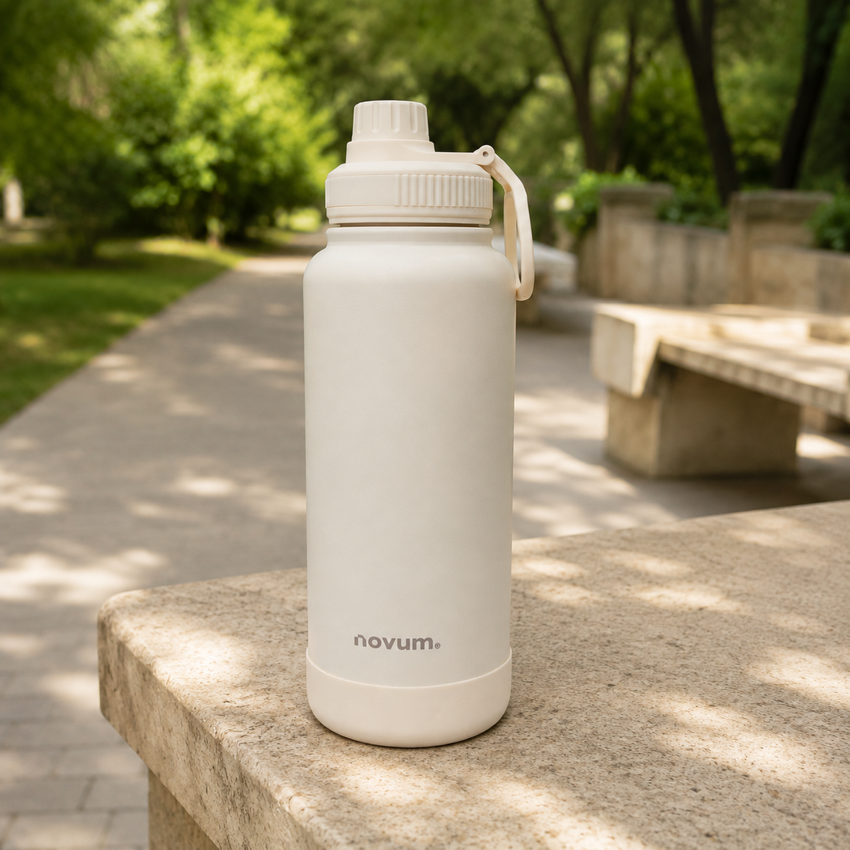 Termo de 950 ml con base de silicona